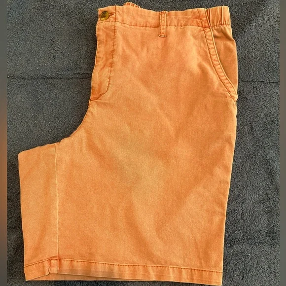 Old Navy Bermuda Shorts, salmon color, size XL. - Picture 1 of 4